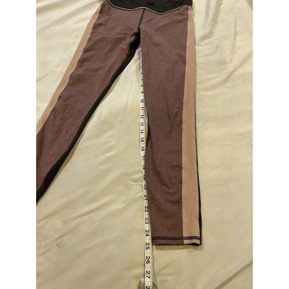 Fabletics Leggings Women S/M (See Measurements) gray pink capri EUC - Picture 3 of 7
